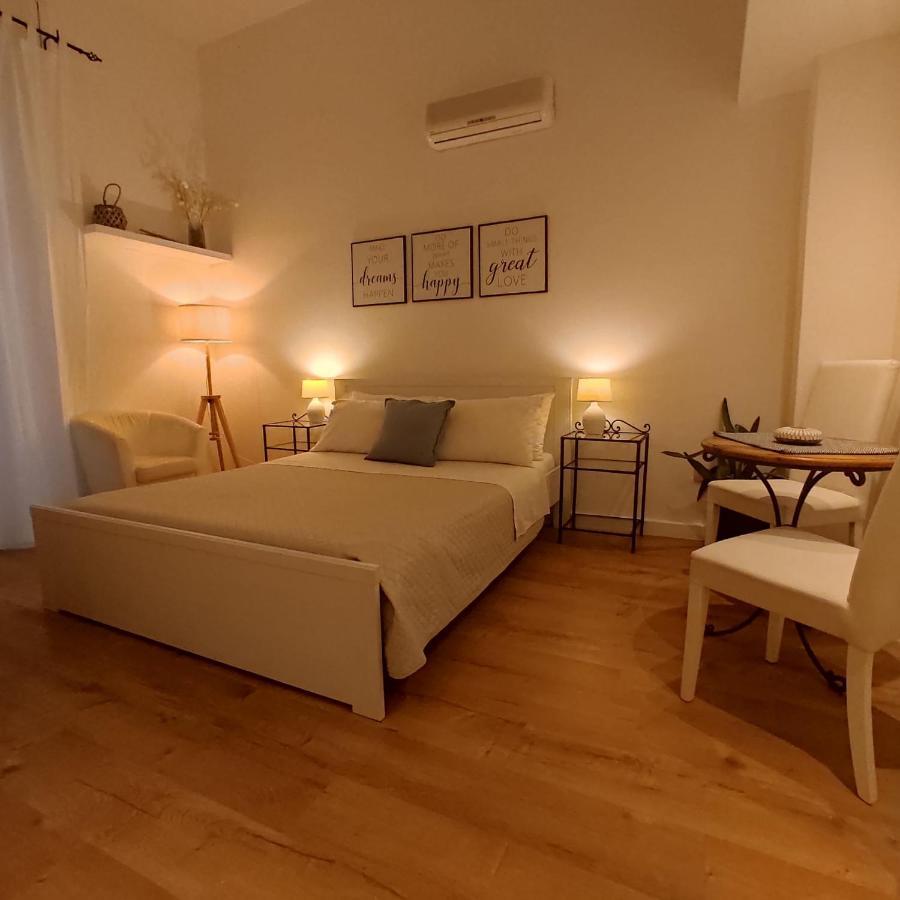 Krly Exclusive Rooms 卡利亚里 外观 照片