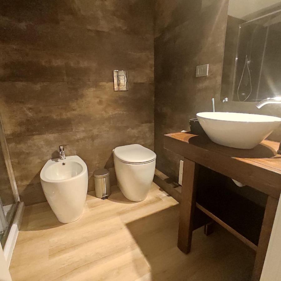 Krly Exclusive Rooms 卡利亚里 外观 照片
