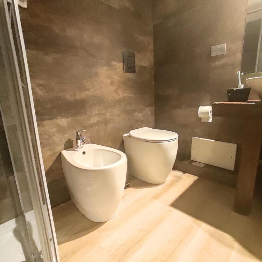 Krly Exclusive Rooms 卡利亚里 外观 照片