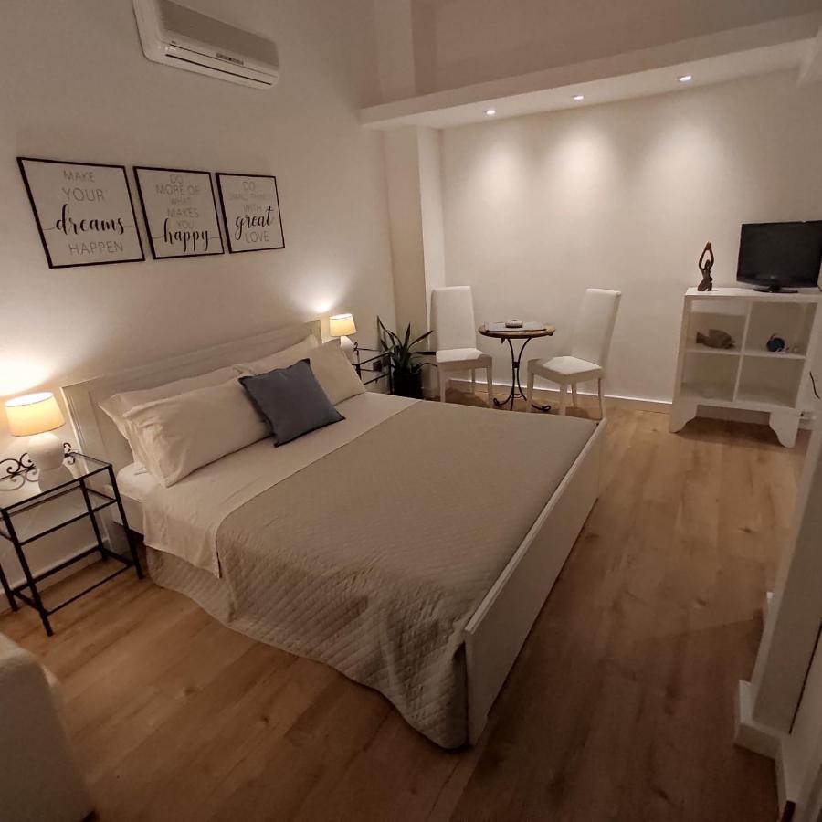 Krly Exclusive Rooms 卡利亚里 外观 照片